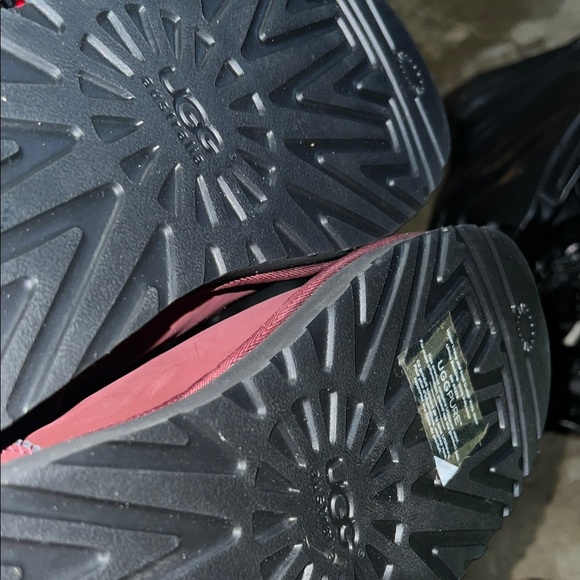 UGG Men's Maroon Boots - Picture 6 of 7